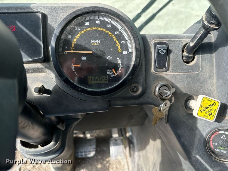 image for item MQ9352 2013 Mack MRU613  concrete pump truck