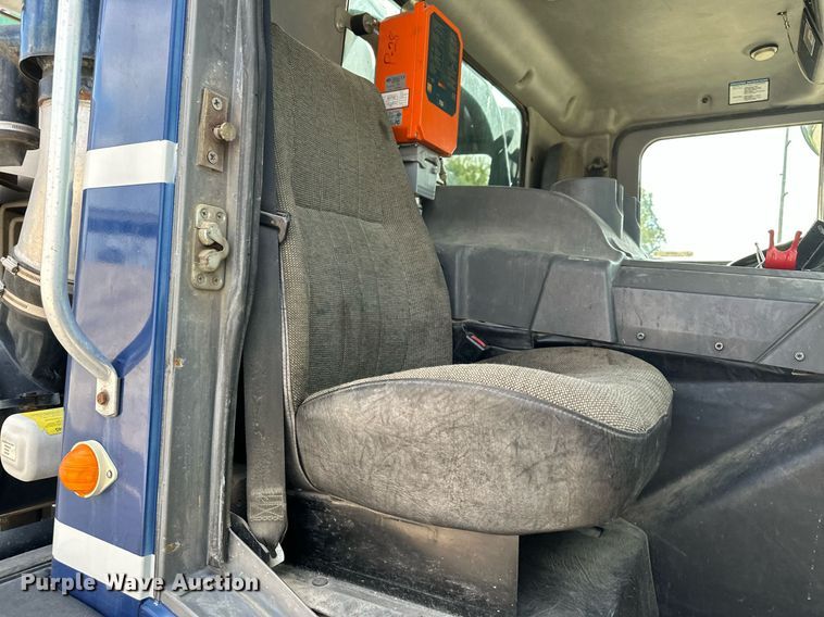 image for item MQ9352 2013 Mack MRU613  concrete pump truck