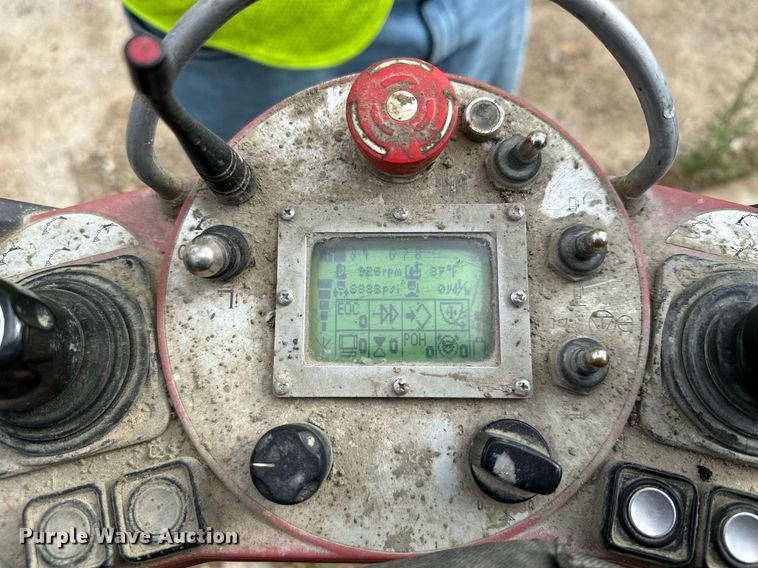 image for item MQ9352 2013 Mack MRU613  concrete pump truck