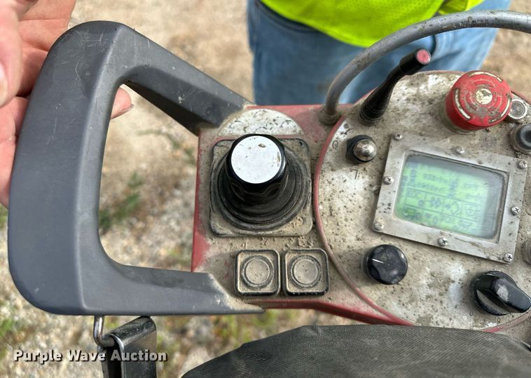 image for item MQ9352 2013 Mack MRU613  concrete pump truck