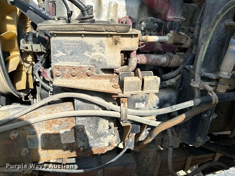 image for item MQ9352 2013 Mack MRU613  concrete pump truck