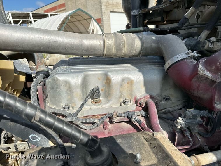 image for item MQ9352 2013 Mack MRU613  concrete pump truck