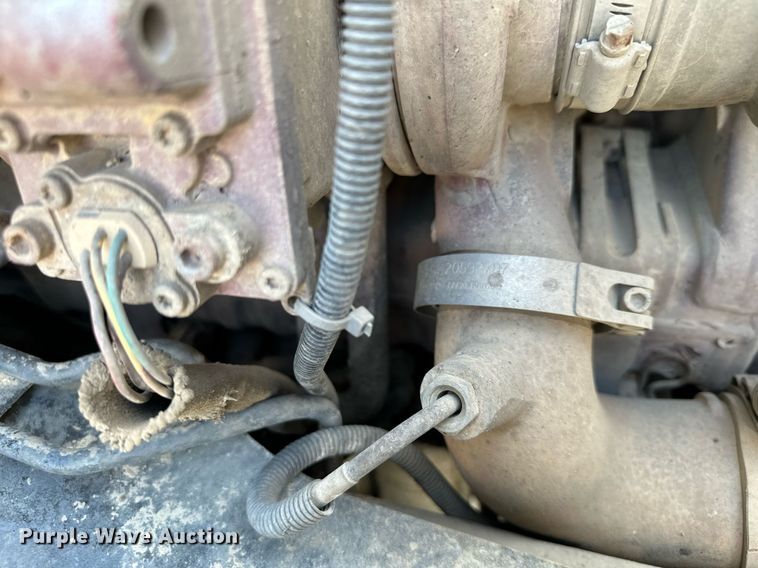 image for item MQ9352 2013 Mack MRU613  concrete pump truck