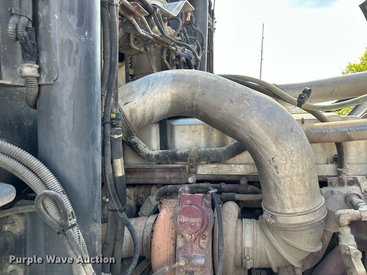 image for item MQ9352 2013 Mack MRU613  concrete pump truck