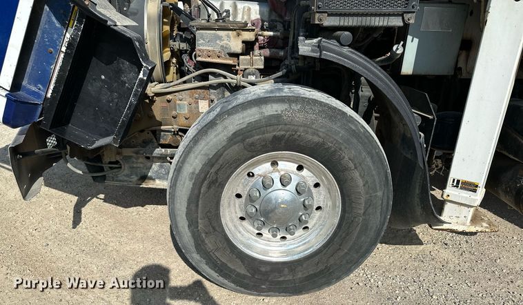 image for item MQ9352 2013 Mack MRU613  concrete pump truck