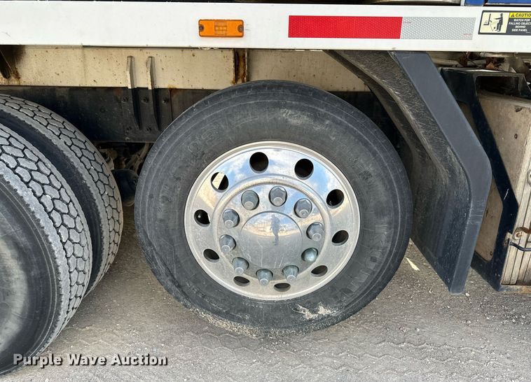 image for item MQ9352 2013 Mack MRU613  concrete pump truck