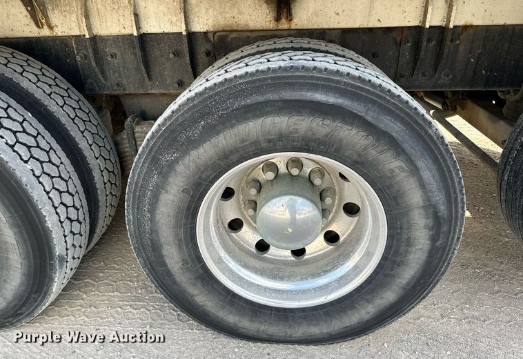 image for item MQ9352 2013 Mack MRU613  concrete pump truck