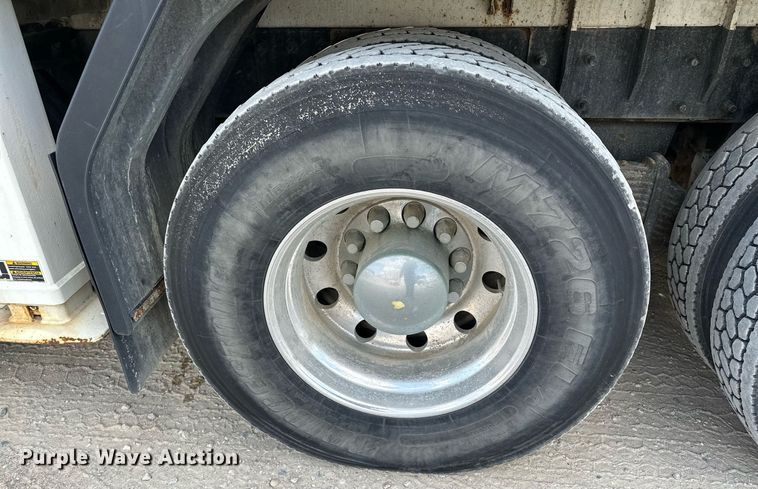 image for item MQ9352 2013 Mack MRU613  concrete pump truck