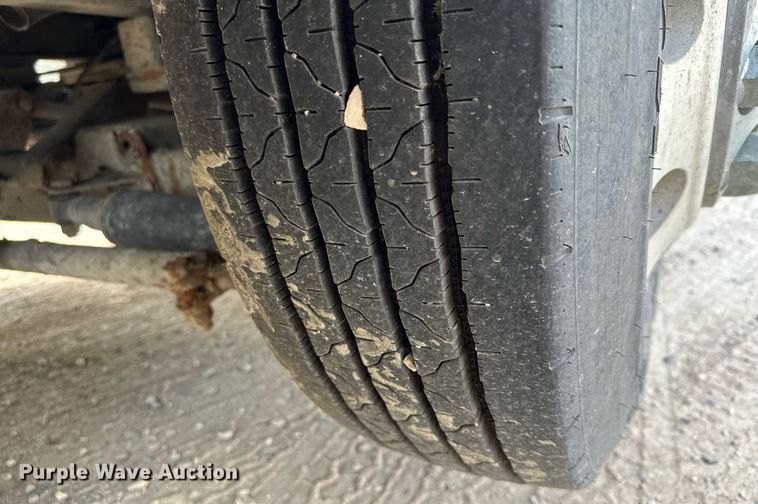 image for item MQ9352 2013 Mack MRU613  concrete pump truck