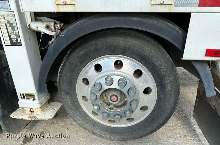 image for item MQ9352 2013 Mack MRU613  concrete pump truck