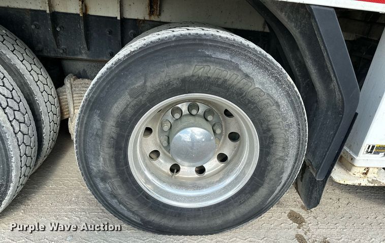 image for item MQ9352 2013 Mack MRU613  concrete pump truck