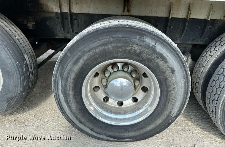 image for item MQ9352 2013 Mack MRU613  concrete pump truck