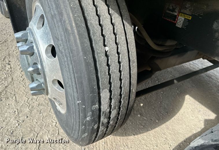 image for item MQ9352 2013 Mack MRU613  concrete pump truck