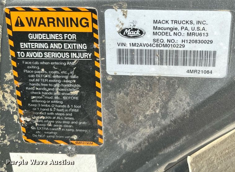 image for item MQ9352 2013 Mack MRU613  concrete pump truck