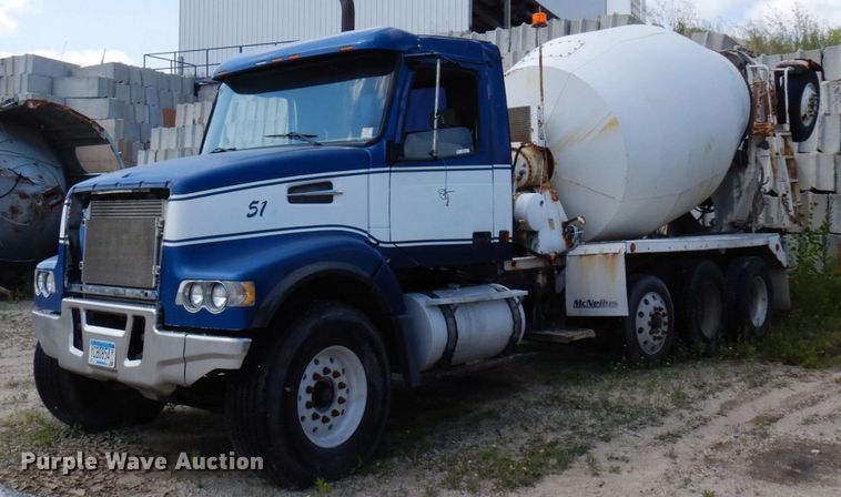 image for item MQ9354 2002 Volvo VHD  ready mix truck