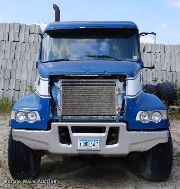 image for item MQ9354 2002 Volvo VHD  ready mix truck