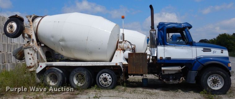image for item MQ9354 2002 Volvo VHD  ready mix truck