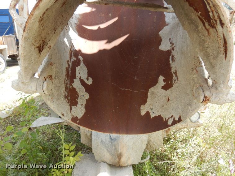 image for item MQ9354 2002 Volvo VHD  ready mix truck