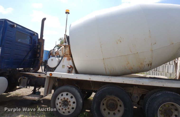 image for item MQ9354 2002 Volvo VHD  ready mix truck