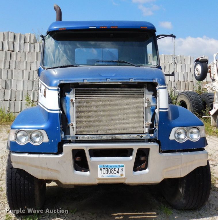 image for item MQ9354 2002 Volvo VHD  ready mix truck