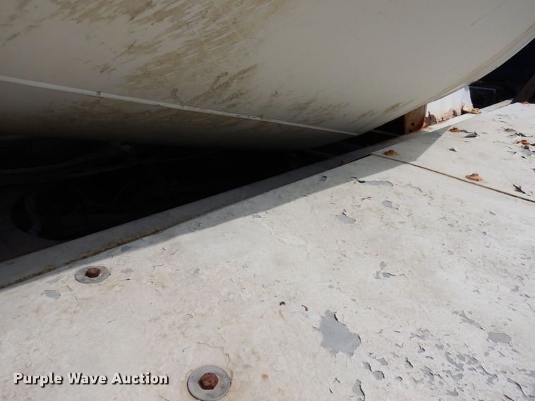 image for item MQ9354 2002 Volvo VHD  ready mix truck