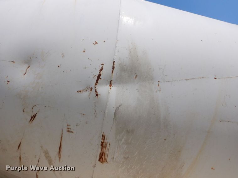 image for item MQ9354 2002 Volvo VHD  ready mix truck