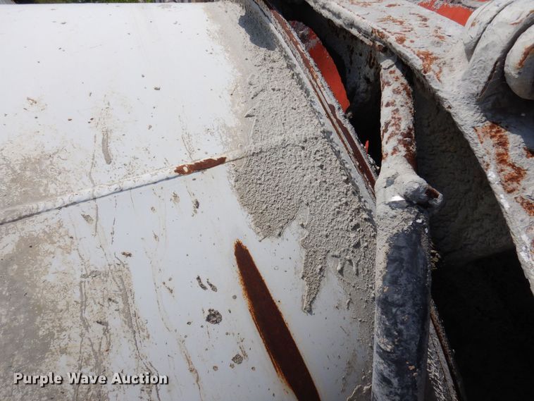 image for item MQ9354 2002 Volvo VHD  ready mix truck