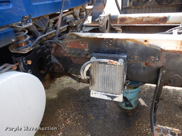 image for item MQ9354 2002 Volvo VHD  ready mix truck