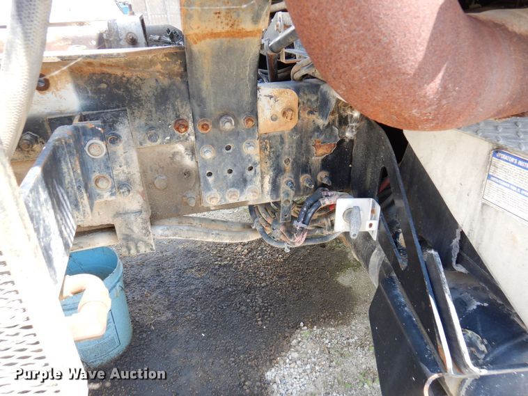 image for item MQ9354 2002 Volvo VHD  ready mix truck