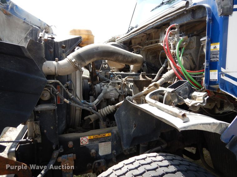 image for item MQ9354 2002 Volvo VHD  ready mix truck