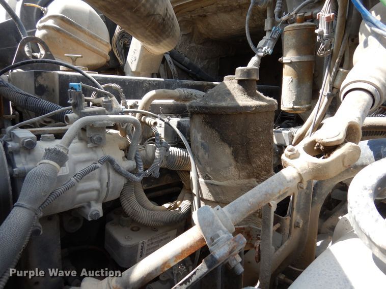image for item MQ9354 2002 Volvo VHD  ready mix truck