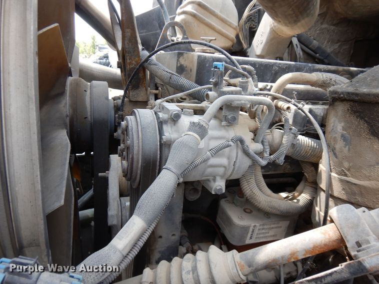 image for item MQ9354 2002 Volvo VHD  ready mix truck