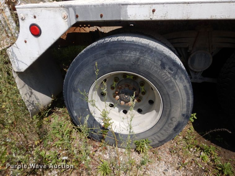 image for item MQ9354 2002 Volvo VHD  ready mix truck