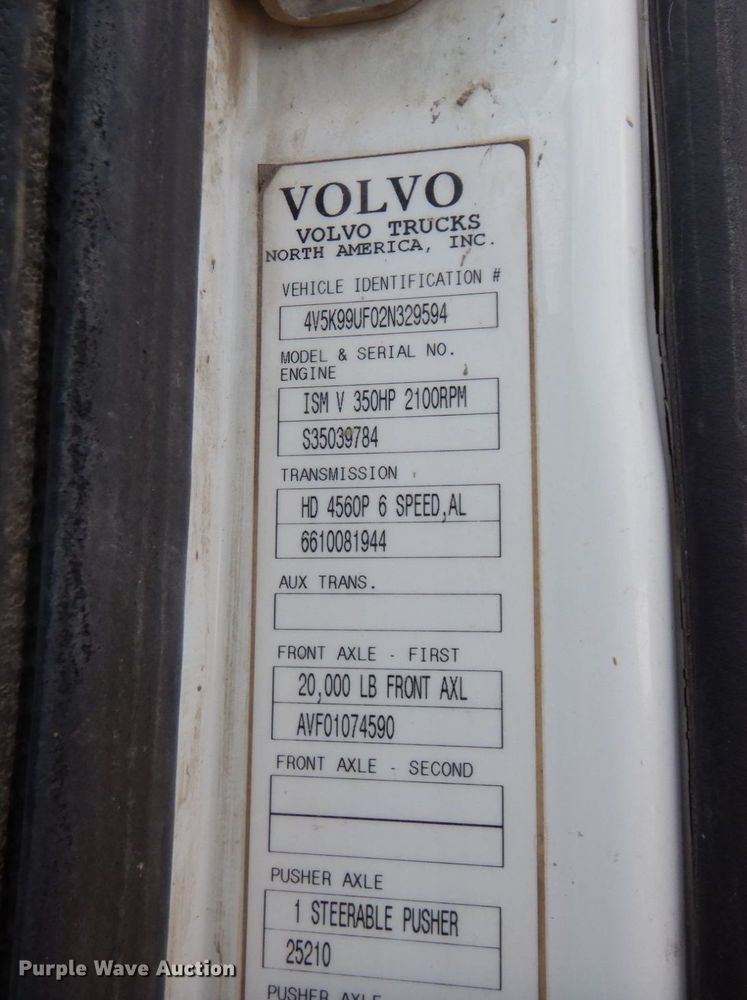 image for item MQ9354 2002 Volvo VHD  ready mix truck