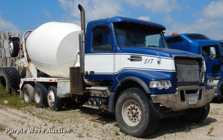 image for item MQ9355 2002 Volvo VHD  ready mix truck