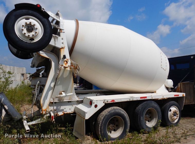 image for item MQ9355 2002 Volvo VHD  ready mix truck