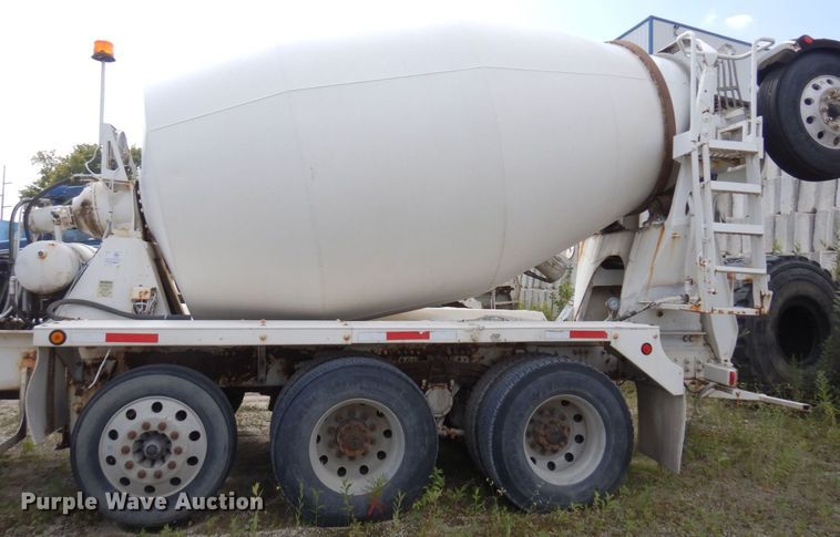 image for item MQ9355 2002 Volvo VHD  ready mix truck