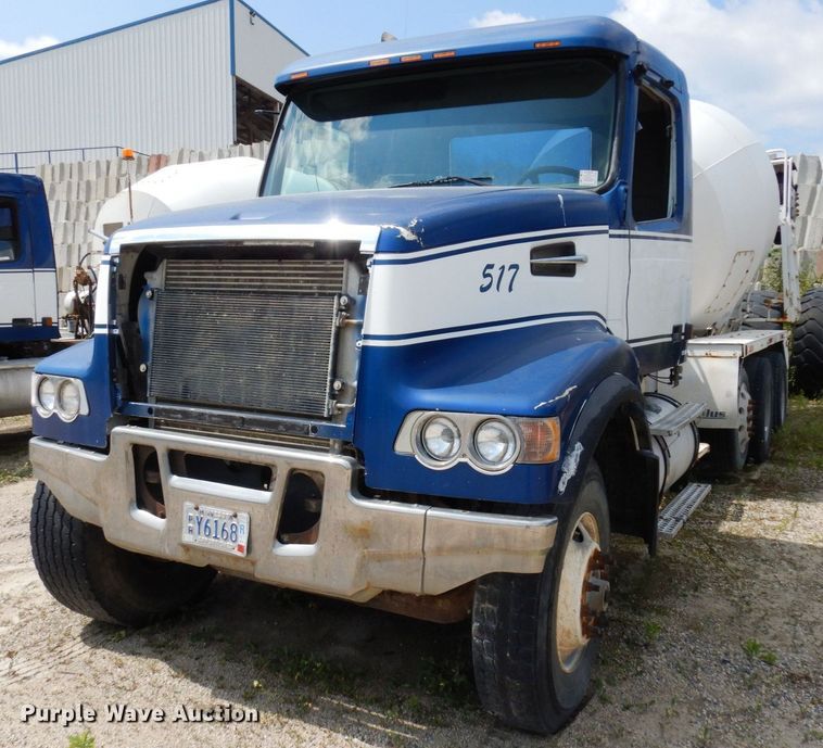 image for item MQ9355 2002 Volvo VHD  ready mix truck