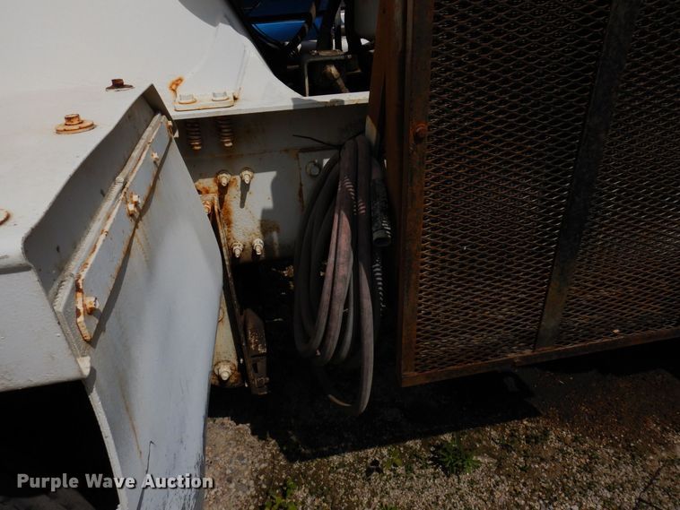 image for item MQ9355 2002 Volvo VHD  ready mix truck