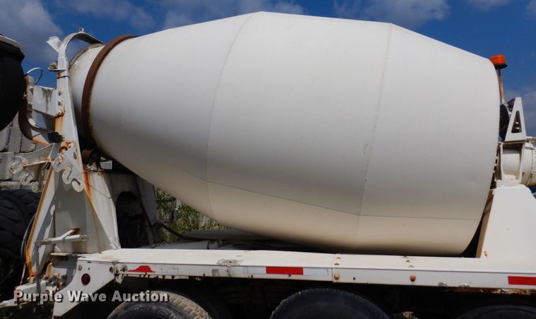 image for item MQ9355 2002 Volvo VHD  ready mix truck