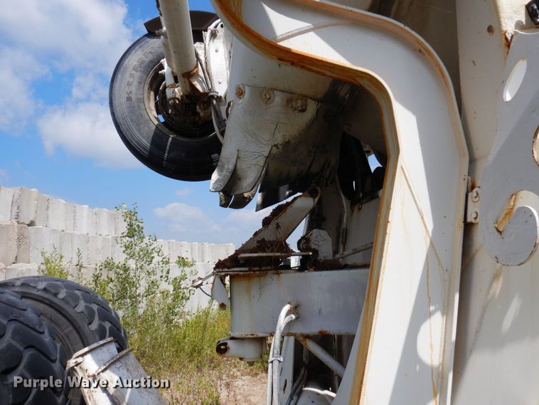 image for item MQ9355 2002 Volvo VHD  ready mix truck