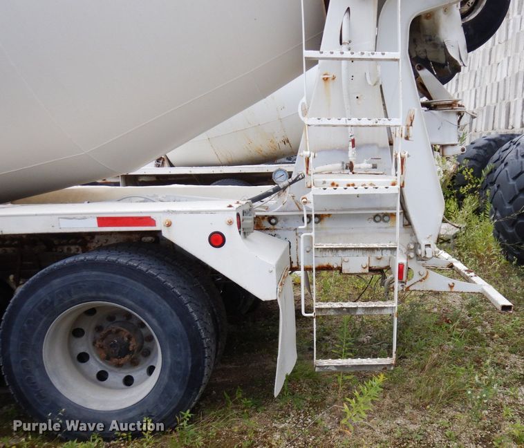 image for item MQ9355 2002 Volvo VHD  ready mix truck