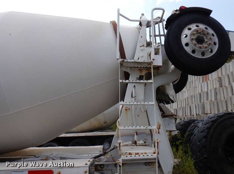 image for item MQ9355 2002 Volvo VHD  ready mix truck