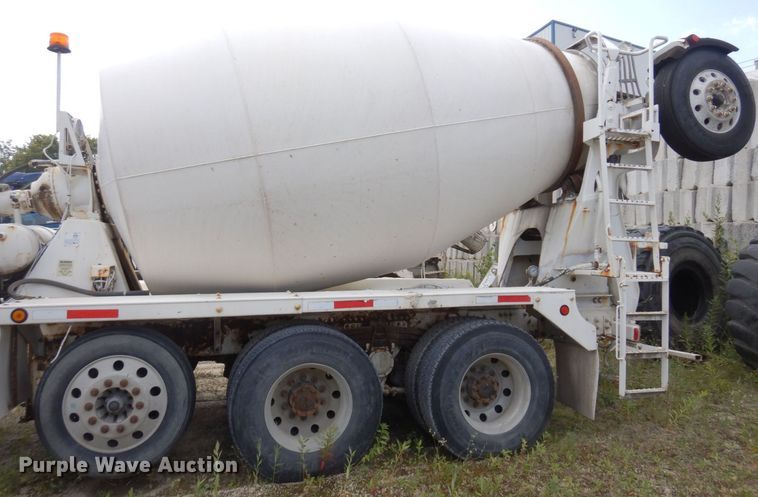 image for item MQ9355 2002 Volvo VHD  ready mix truck