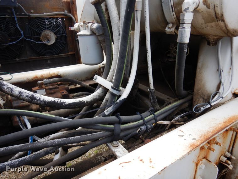 image for item MQ9355 2002 Volvo VHD  ready mix truck