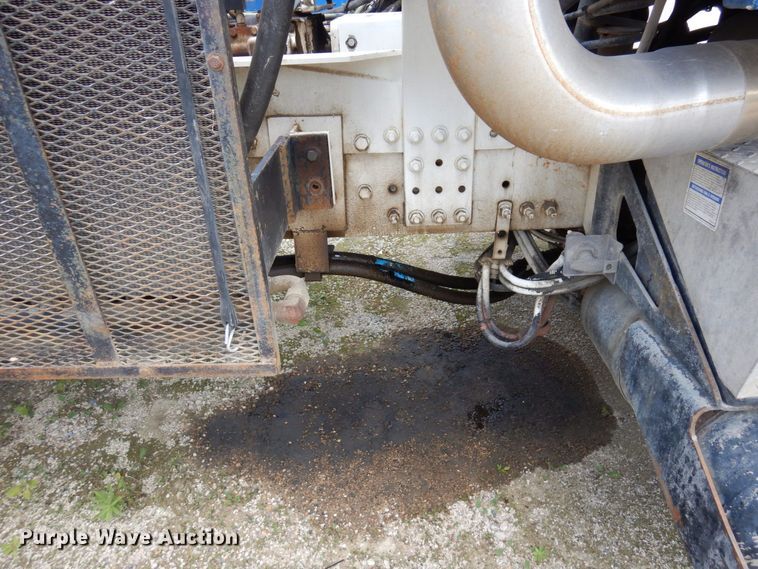 image for item MQ9355 2002 Volvo VHD  ready mix truck