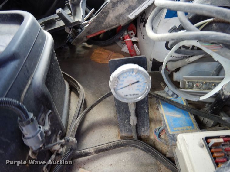 image for item MQ9355 2002 Volvo VHD  ready mix truck