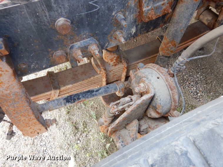 image for item MQ9355 2002 Volvo VHD  ready mix truck