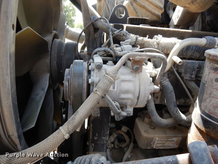 image for item MQ9355 2002 Volvo VHD  ready mix truck