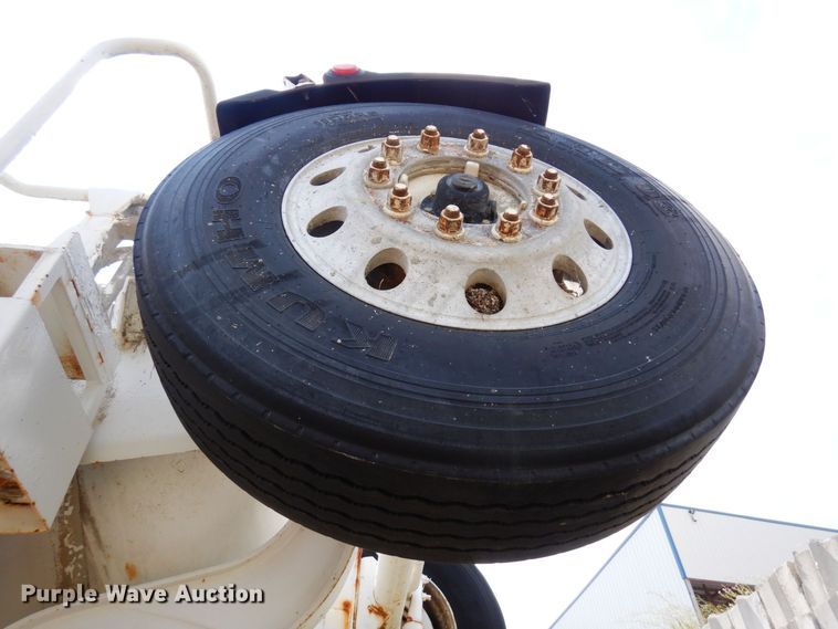 image for item MQ9355 2002 Volvo VHD  ready mix truck